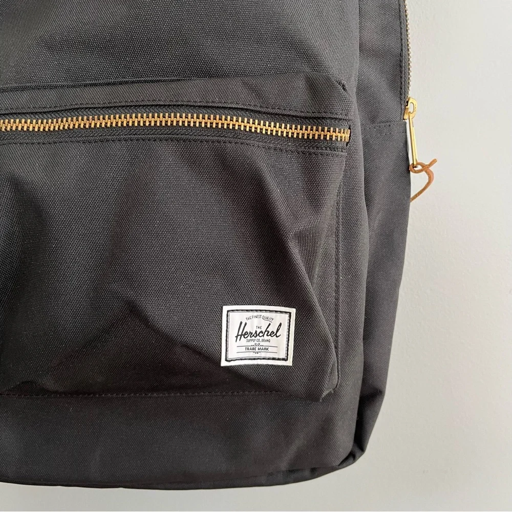Herschel Supply Company Black Backpack NWT Company Logo Laptop Pocket